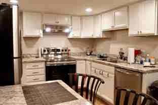 810 E Lewis St - Photo 1 of 1