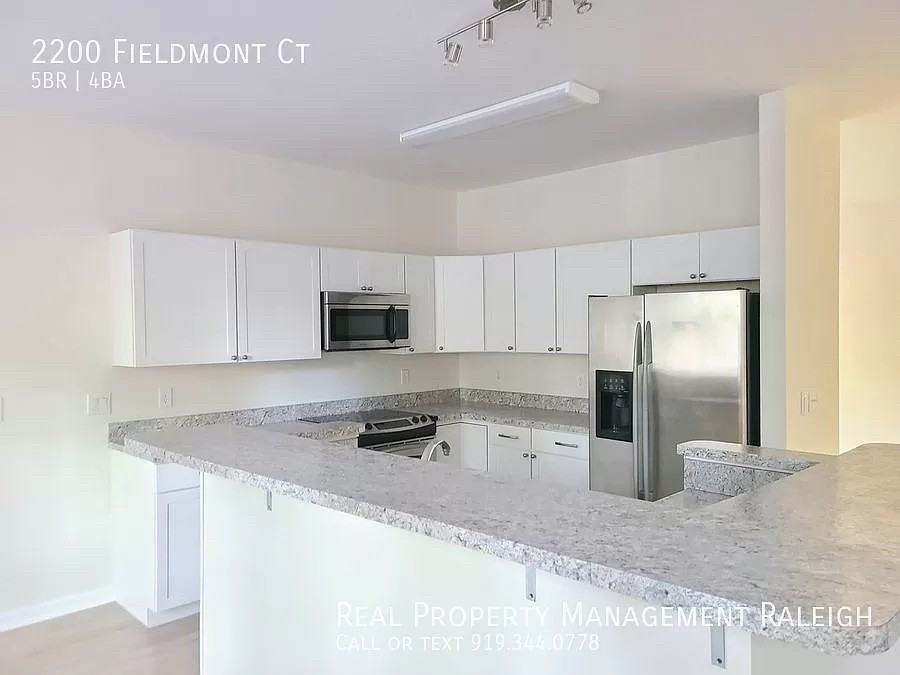 2200 Fieldmont Ct - Photo 2 of 15