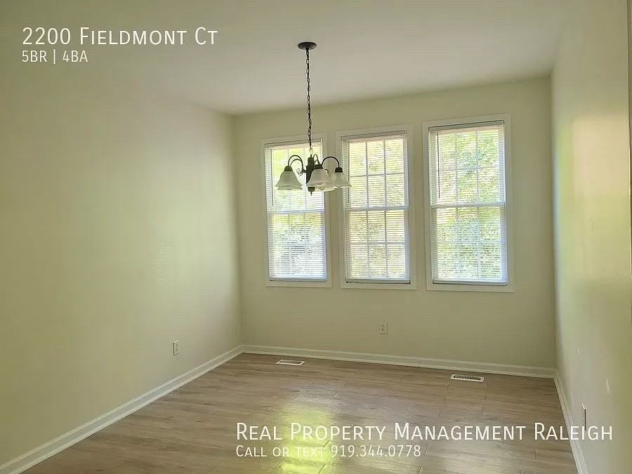 2200 Fieldmont Ct - Photo 3 of 15