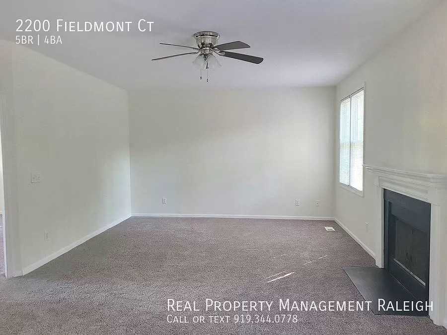 2200 Fieldmont Ct - Photo 4 of 15