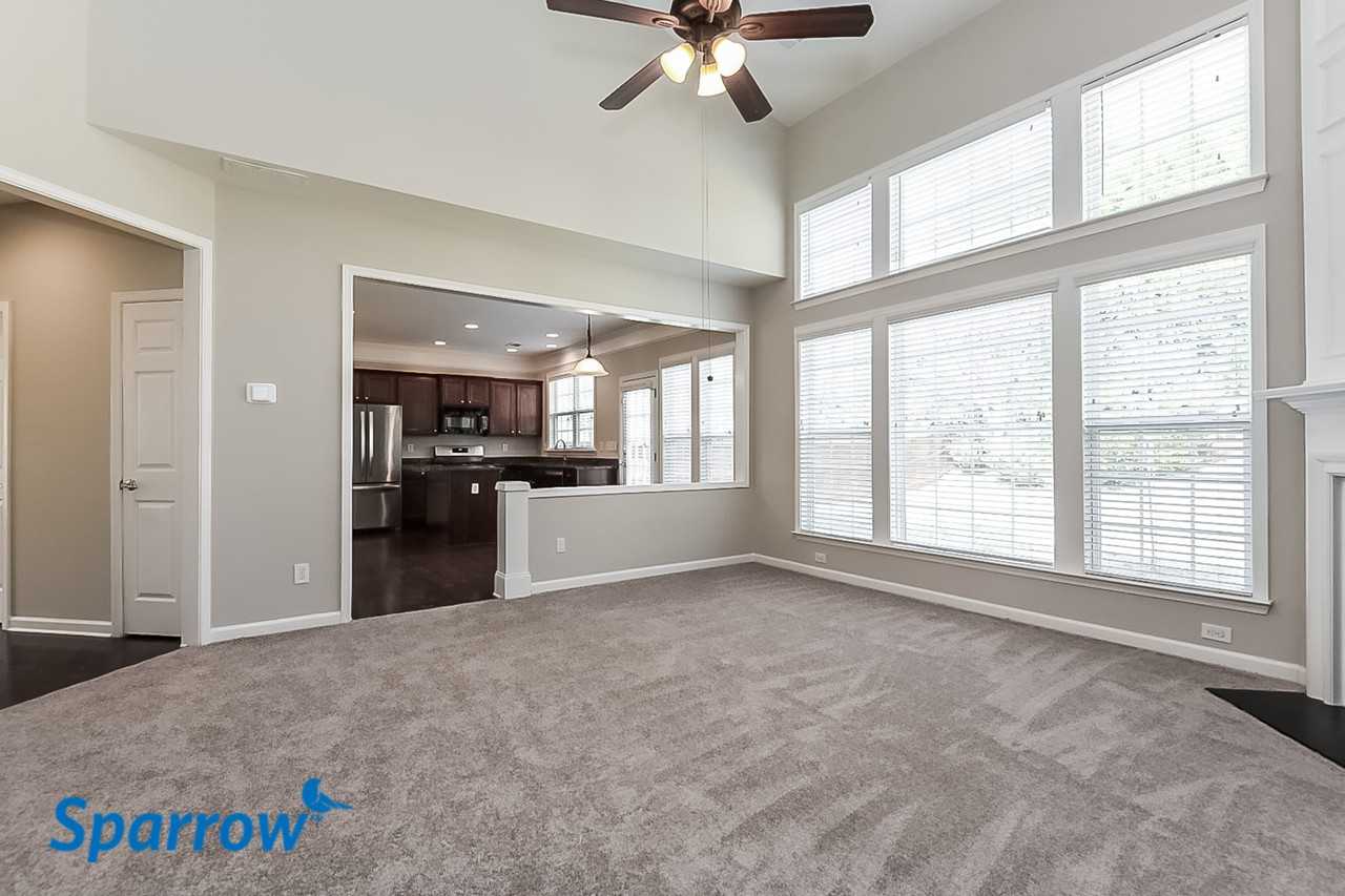 811 Poplar Ter - Photo 3 of 15