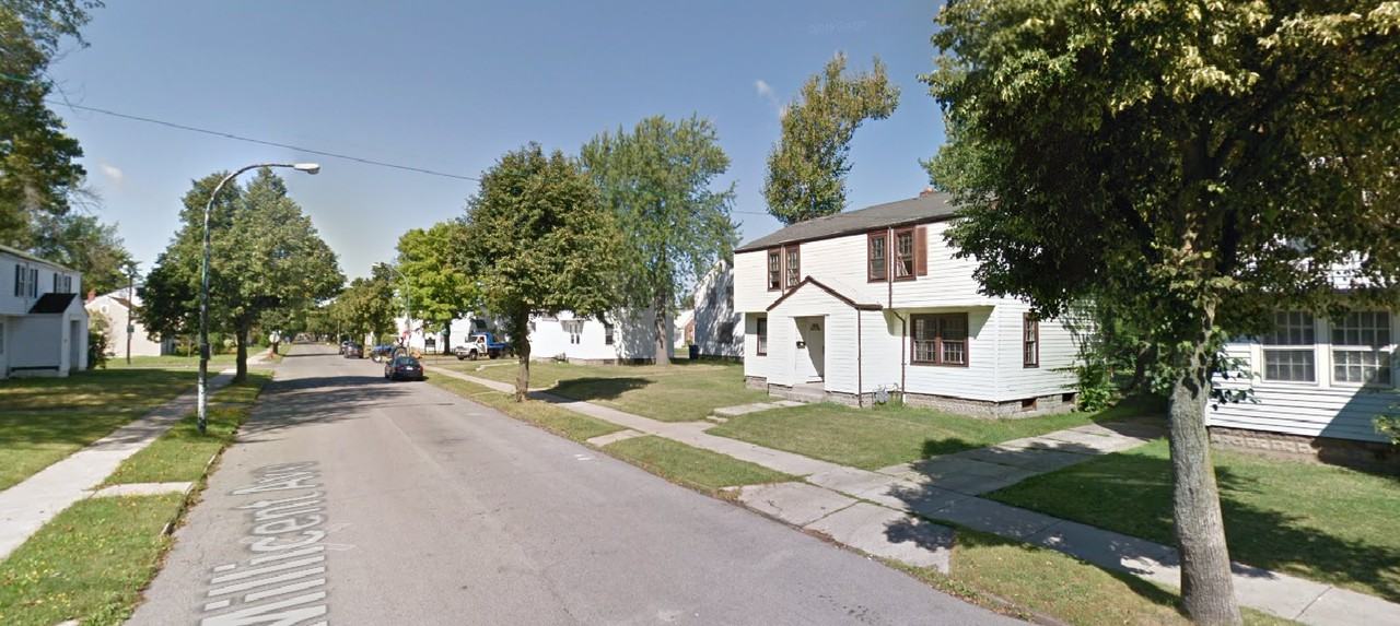 342 Millicent Ave - Photo 2 of 14