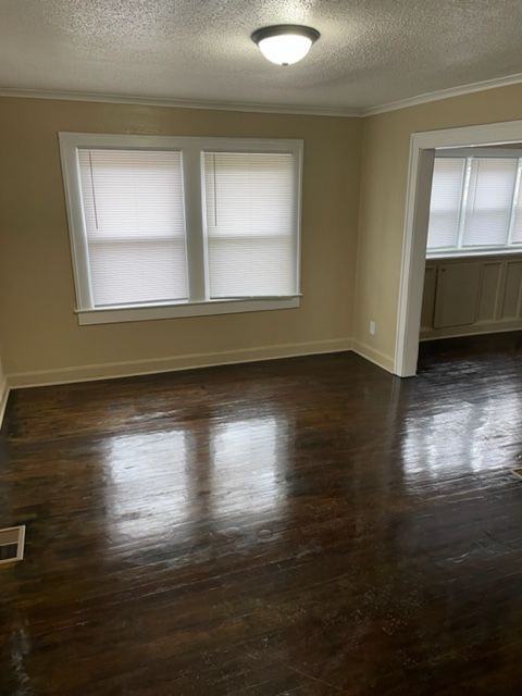 1128 S Somerset Ave - Photo 2 of 8