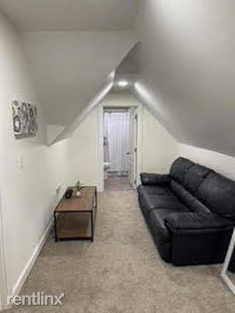 220 S Orchard St - Photo 2 of 7
