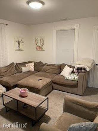 220 S Orchard St - Photo 3 of 7