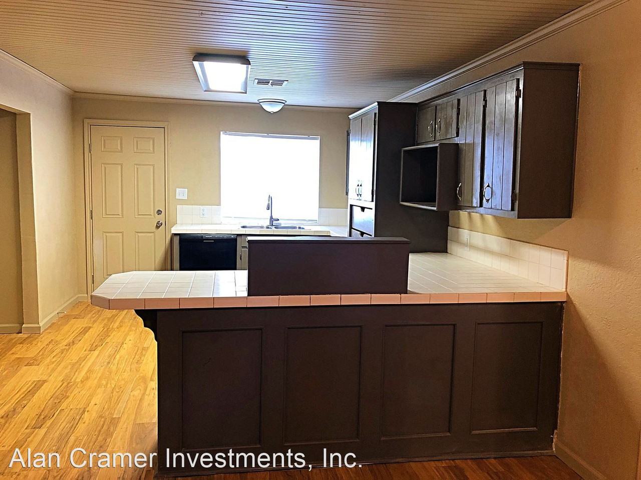 15525 Main St - Photo 2 of 12