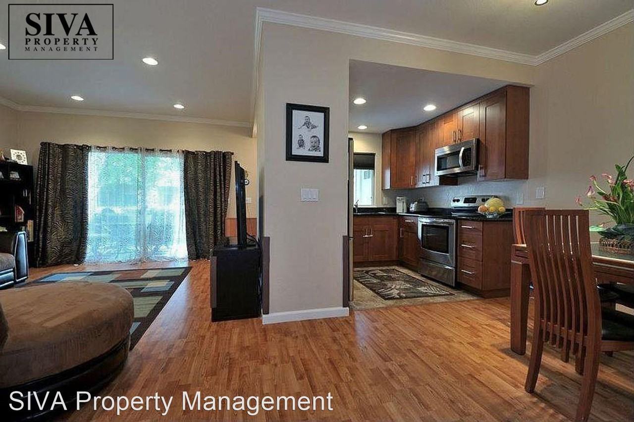 1076 Cedar Gables Dr - Photo 3 of 14