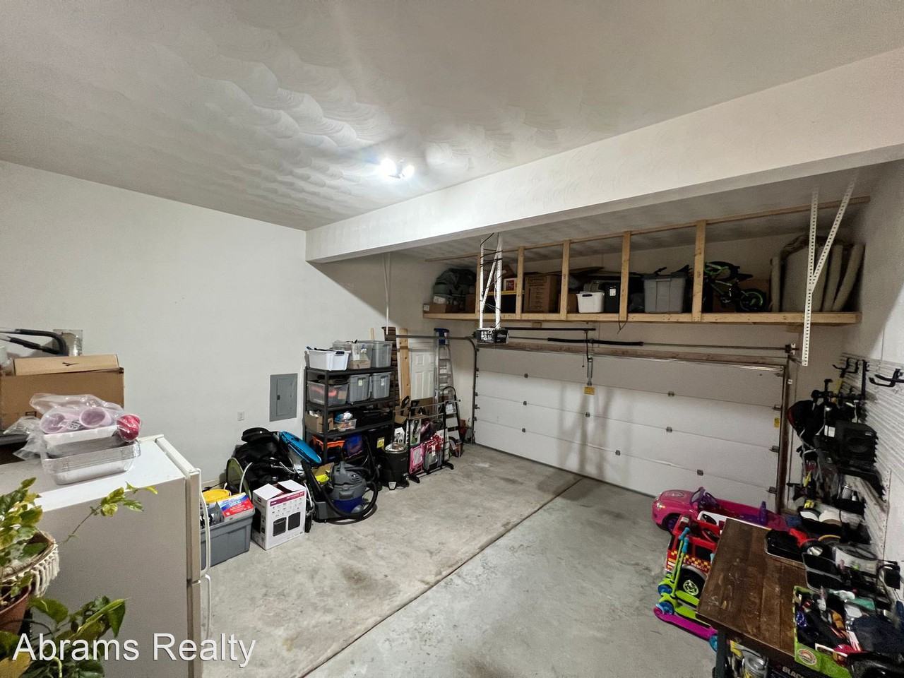 1805 Garner Ln - Photo 2 of 50