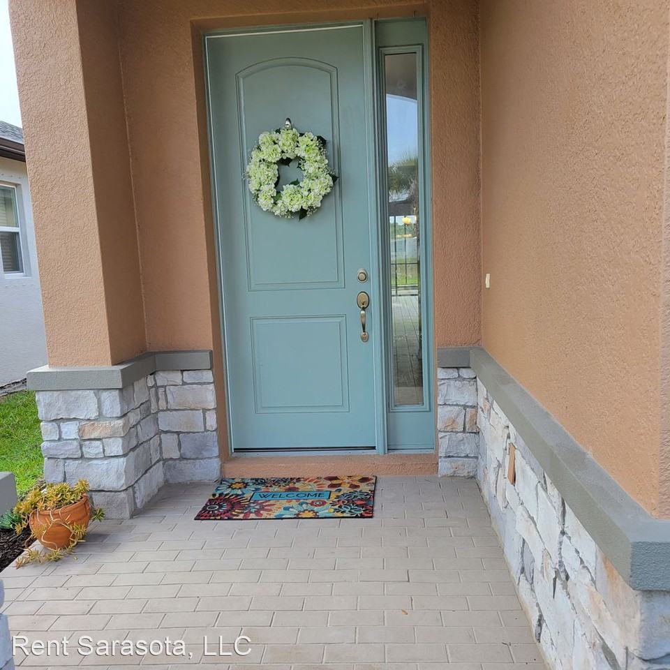 8545 Cache Dr - Photo 3 of 19
