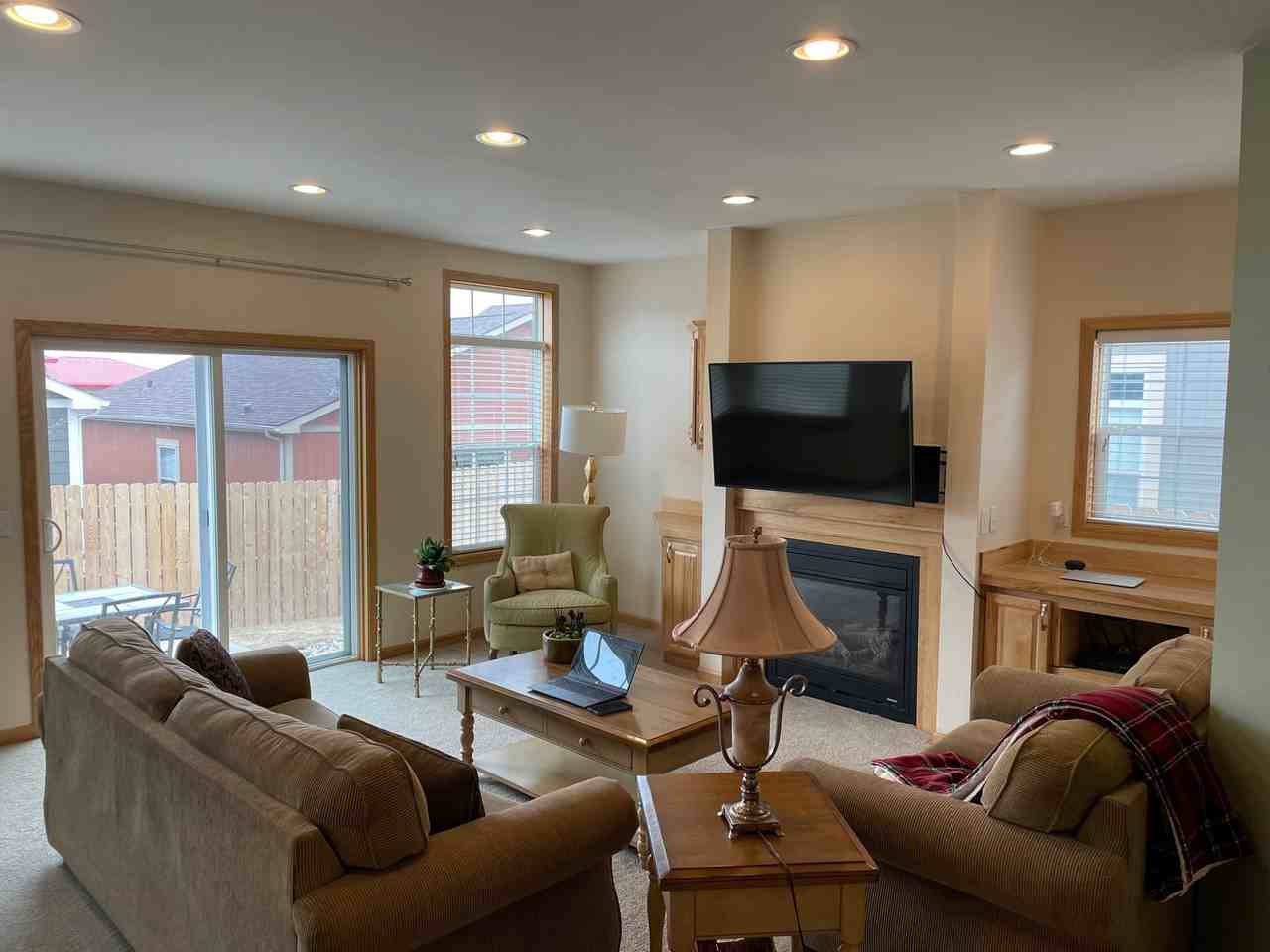 3318 35th St W - Photo 3 of 11