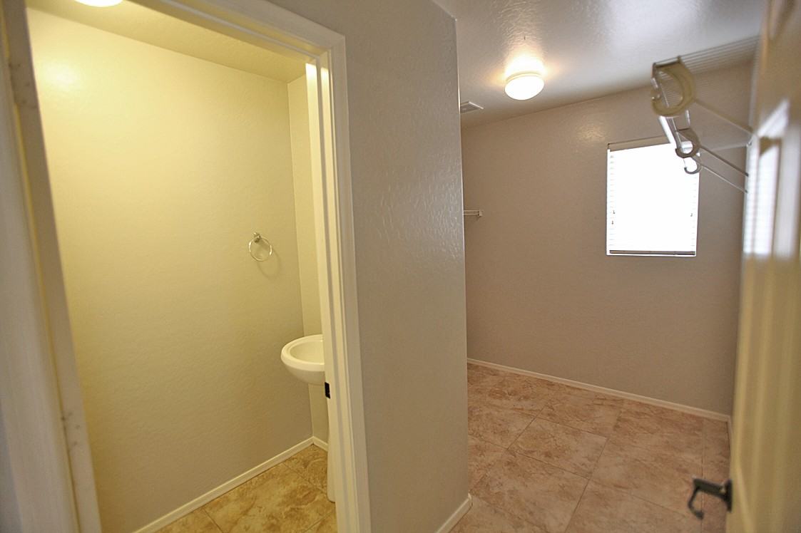 23433 N El Frio Ct - Photo 2 of 30