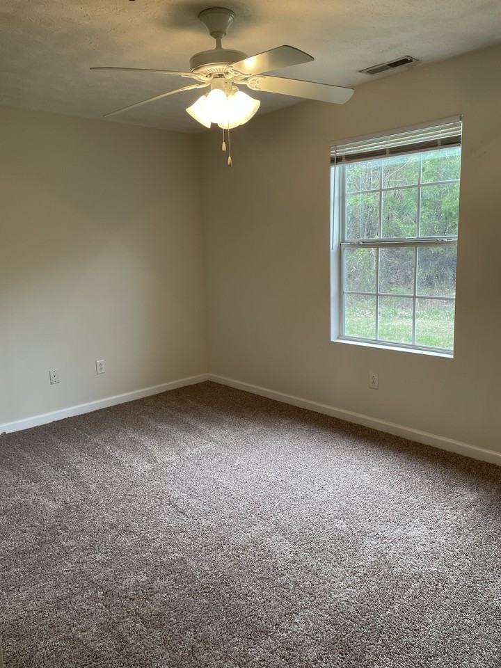 1830 S Jefferson Ave - Photo 2 of 8