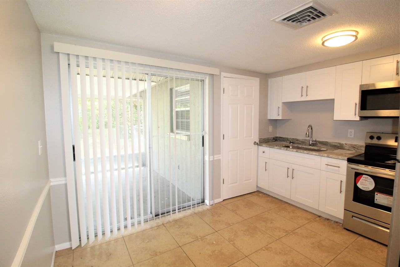 450 Briarwood Rd - Photo 3 of 13