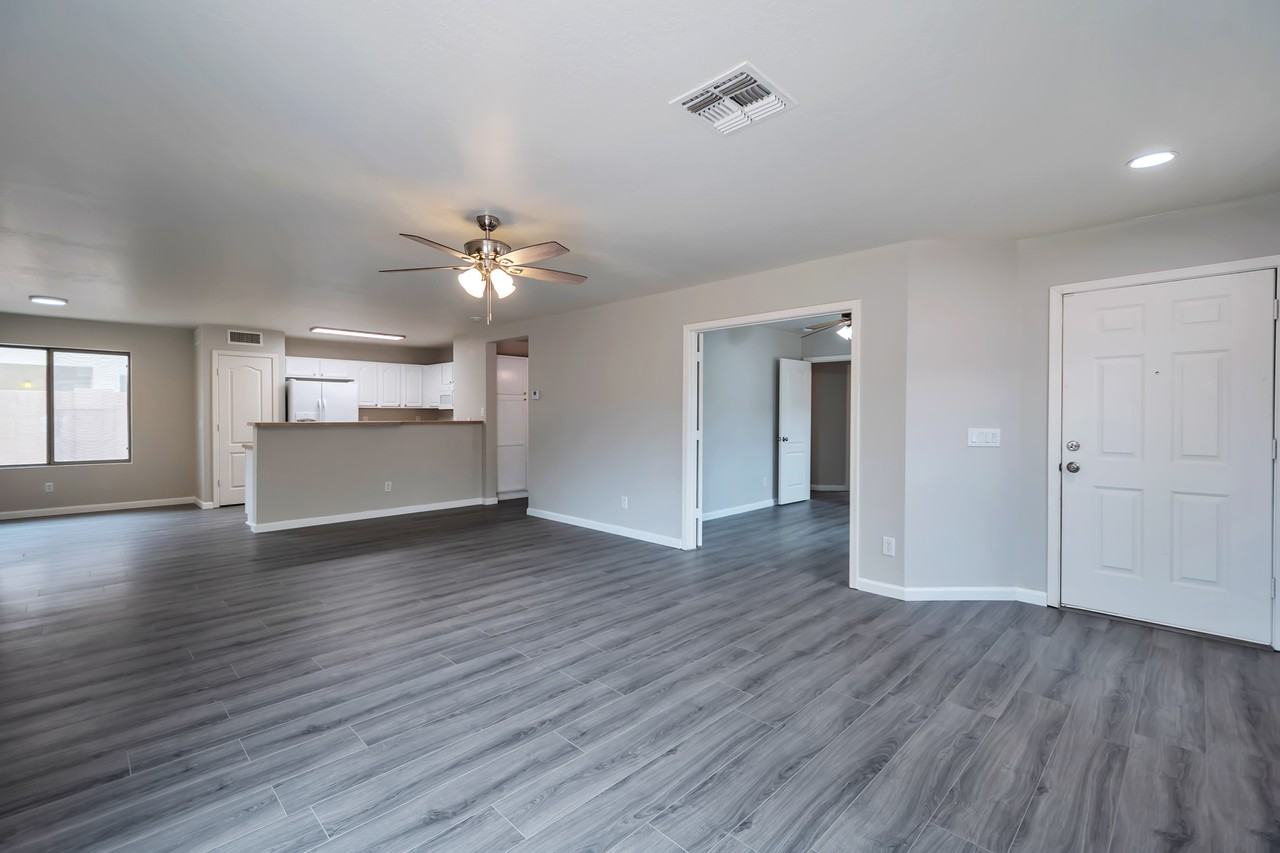 1735 E San Xavier Dr - Photo 2 of 15