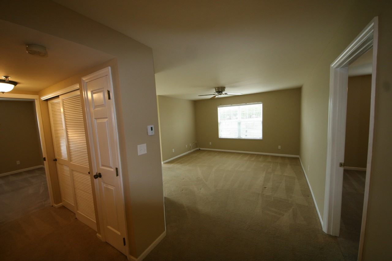 16535 Victoria Crossing Dr #B - Photo 3 of 12