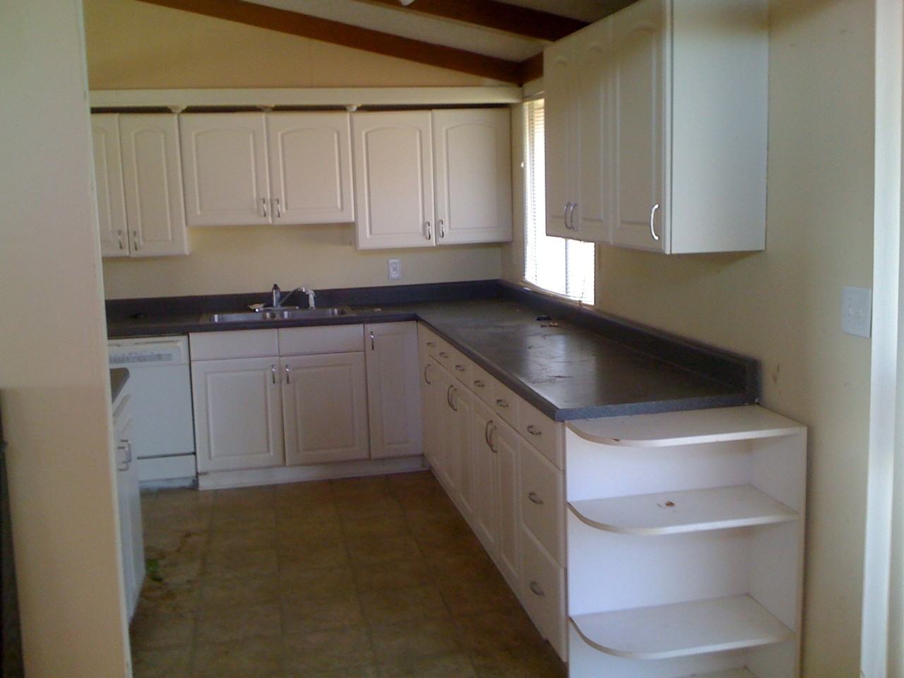 8312 E 59th St - Photo 3 of 7