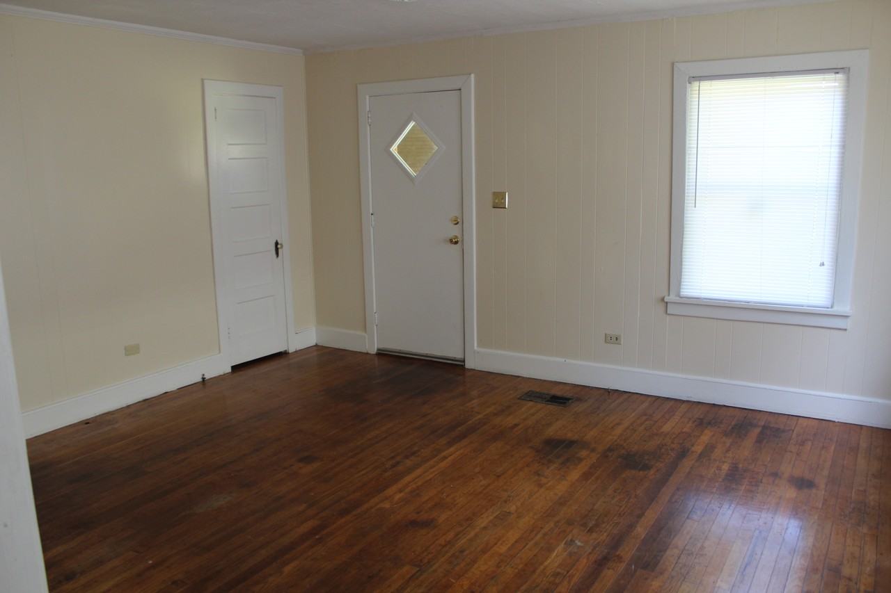 220 S 20th Ave - Photo 2 of 8