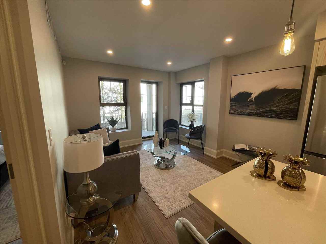 32 Rowanwood Avenue #304