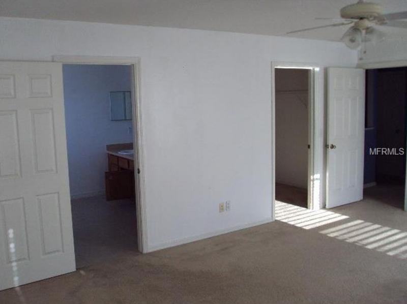 13828 Chihuly Ct - Photo 3 of 31