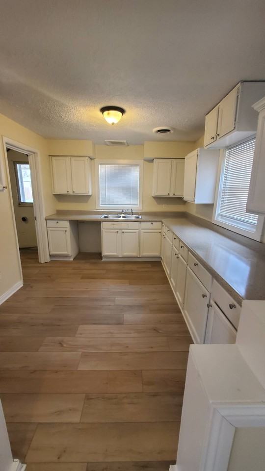 3933 North Kitley Avenue #1 - Photo 3 of 8