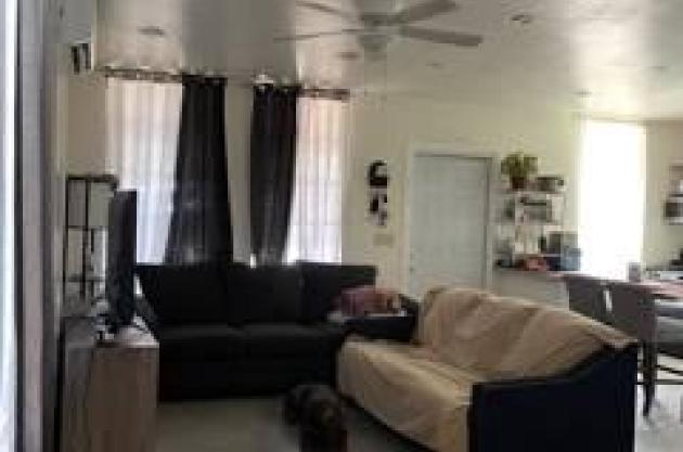 1036 E Elm St - Photo 2 of 5