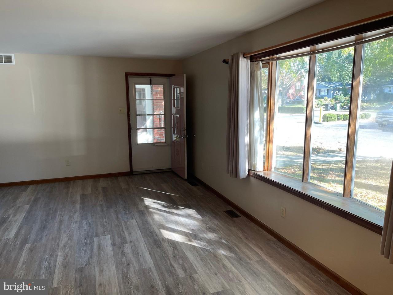 444 E Holly Ave - Photo 3 of 3