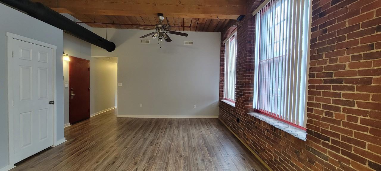 470 Silver St #102 - Photo 4 of 21