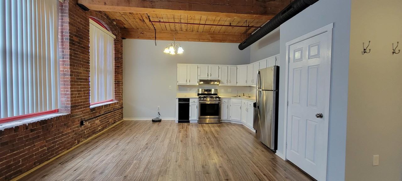 470 Silver St #102 - Photo 6 of 21