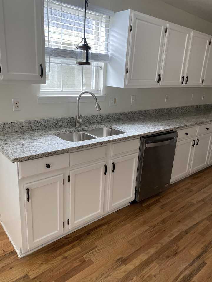 1063 Metropolitan Pkwy Sw #A - Photo 3 of 29