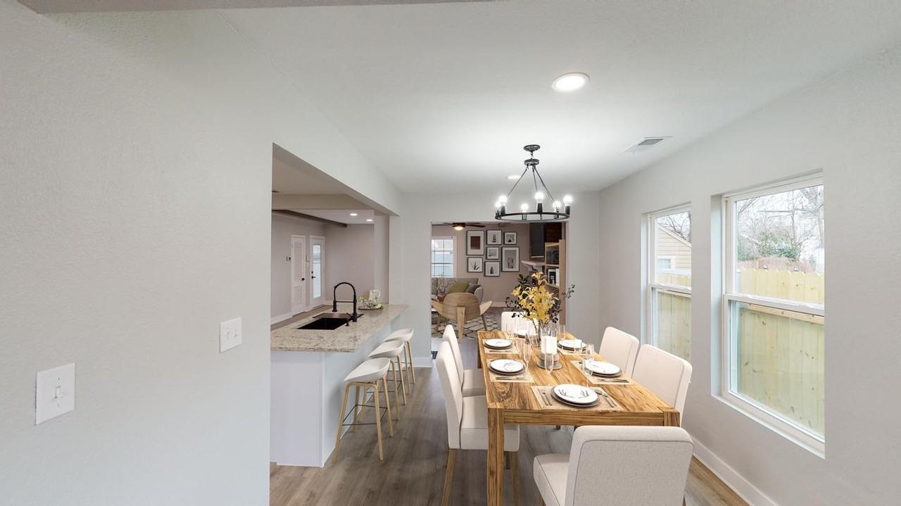 2712 Honeysuckle Ave - Photo 2 of 16