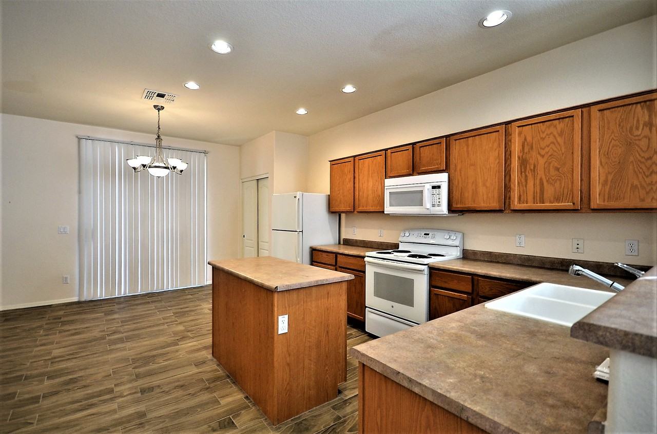 3660 E Temecula Way #1 - Photo 3 of 23