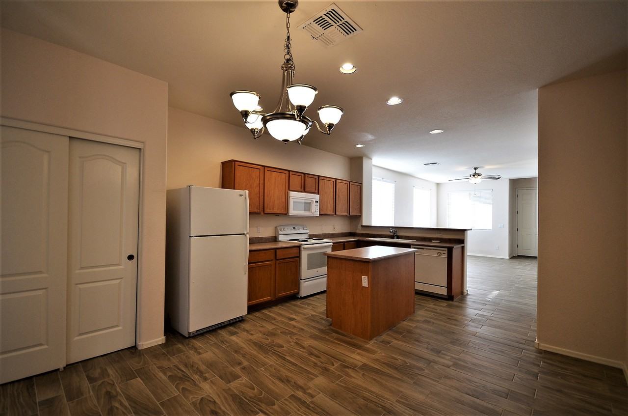 3660 E Temecula Way #1 - Photo 5 of 23