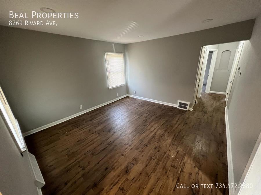 8269 Rivard Ave - Photo 3 of 11