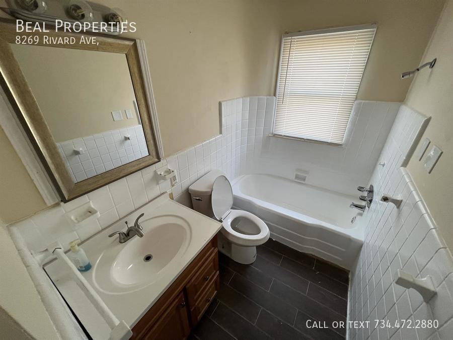 8269 Rivard Ave - Photo 4 of 11