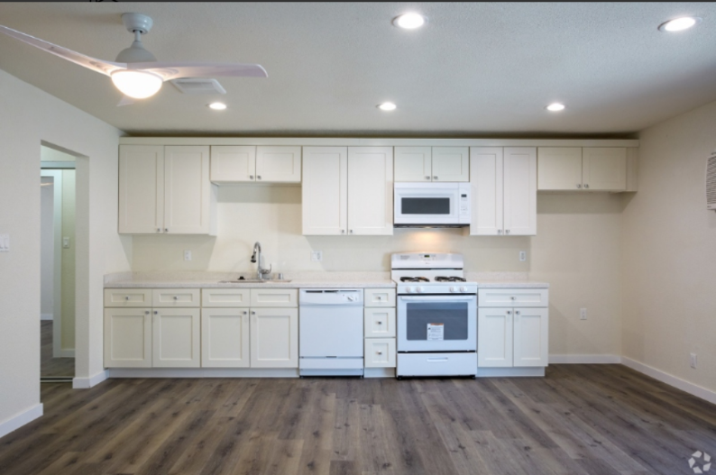 1740 Redondo Ave - Photo 3 of 8