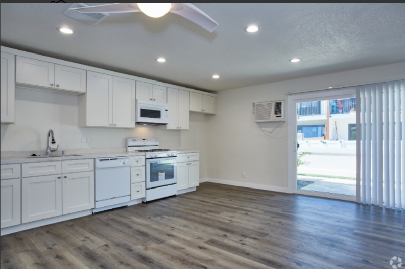 1740 Redondo Ave - Photo 4 of 8