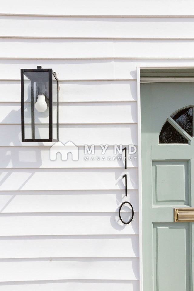 110 N Ravinia Dr - Photo 2 of 34