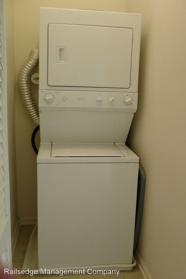 Fabulous Apartment in Charming Blawenburg Village Square in the heart of Skillman! - Photo 2 of 6