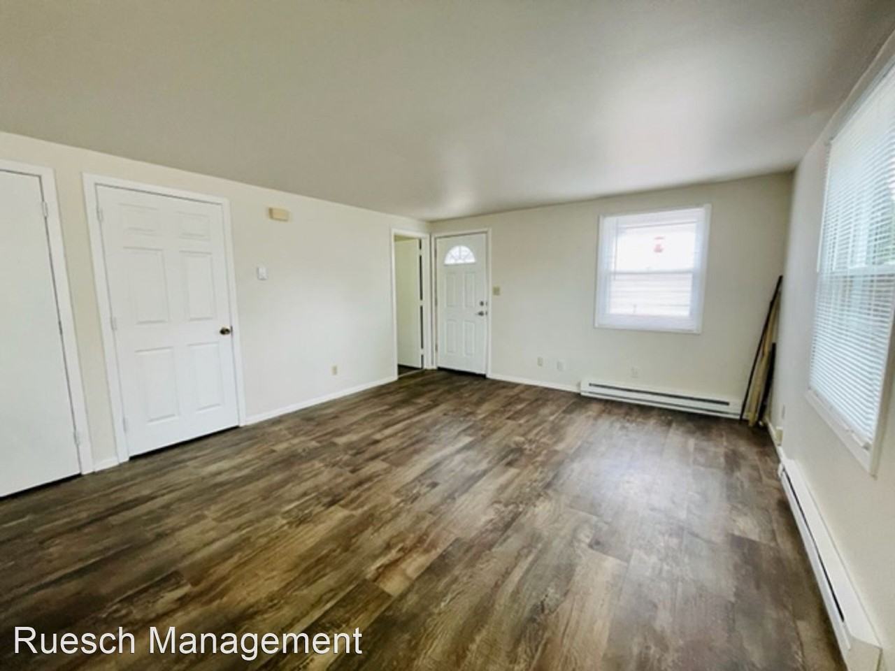 842 7th St - Photo 3 of 6