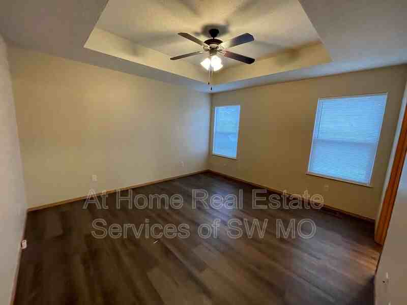 2173 E Hamilton St - Photo 6 of 11