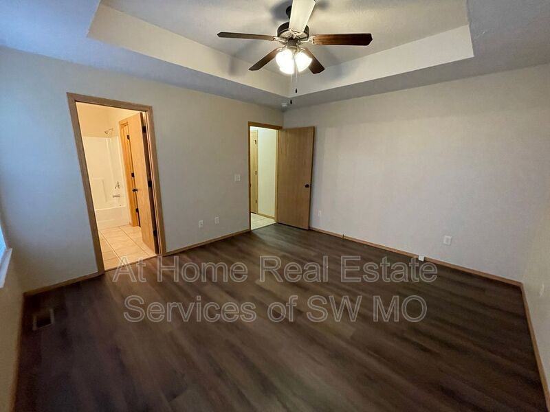 2173 E Hamilton St - Photo 7 of 11