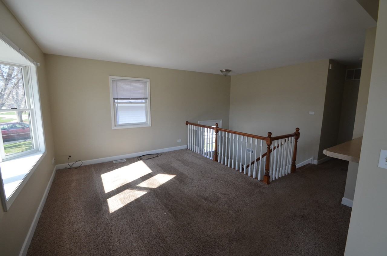 16737 S 94th Ave - Photo 3 of 10