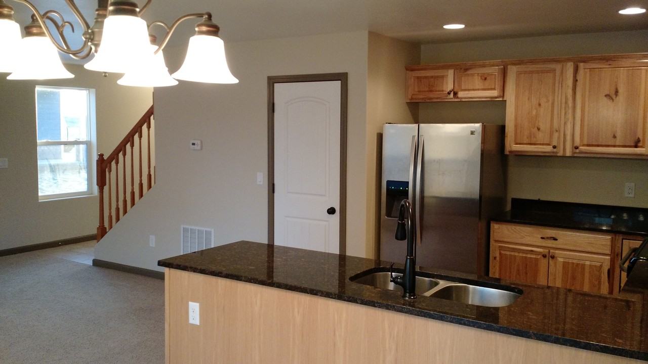5818 Anna Ave - Photo 3 of 9