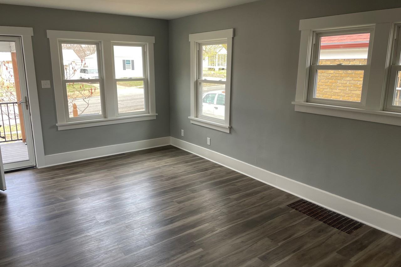 2219 Sw 8th Ave - Photo 3 of 14