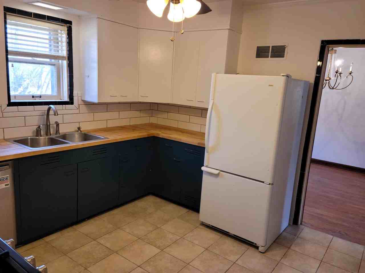 7633 Hawthorne Pl - Photo 3 of 11