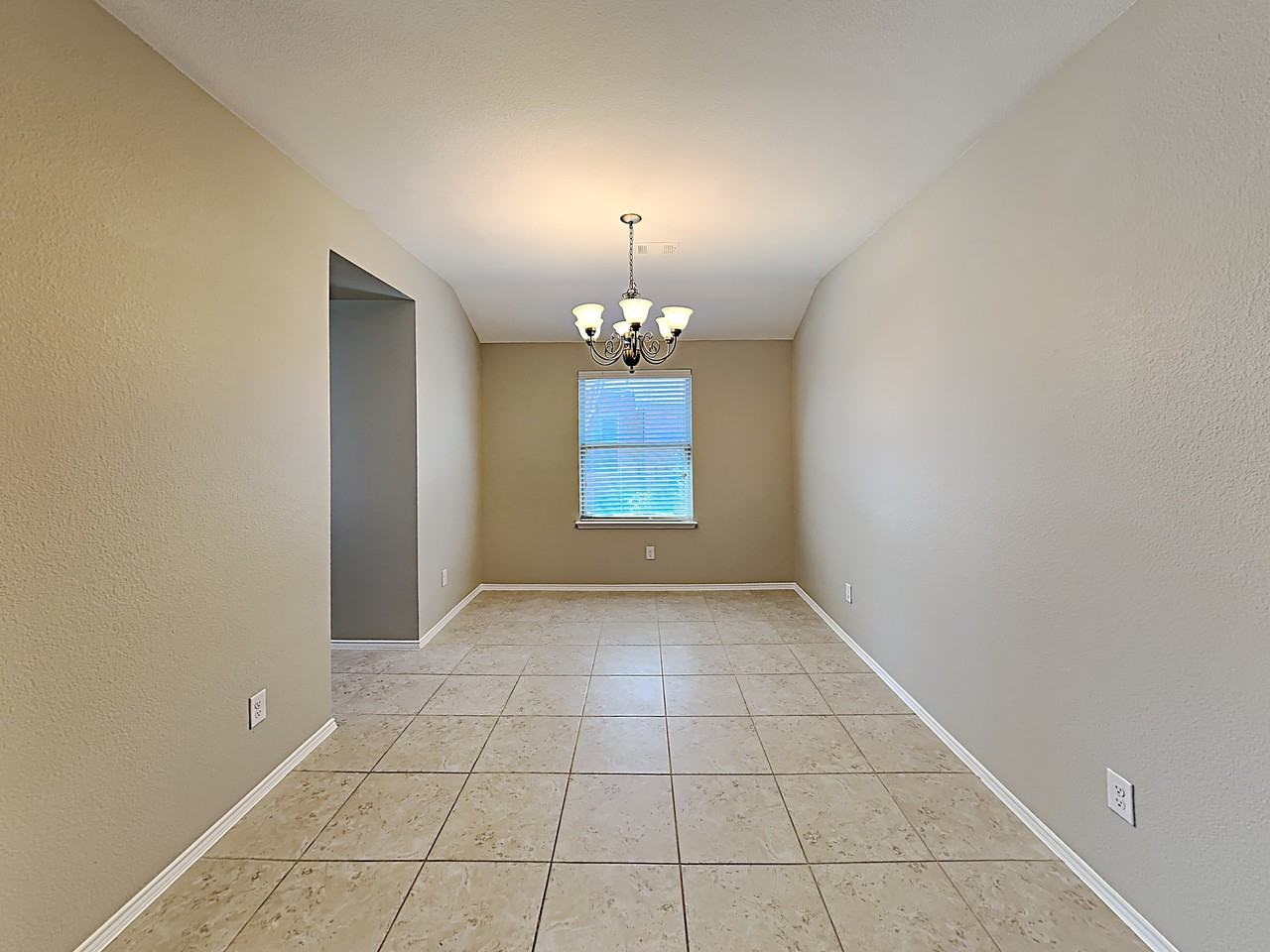 9344 Comanche Ridge Dr - Photo 3 of 17