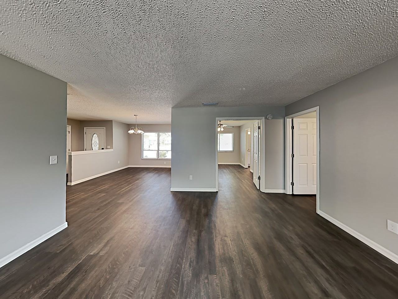 15111 Roundup Dr - Photo 3 of 20