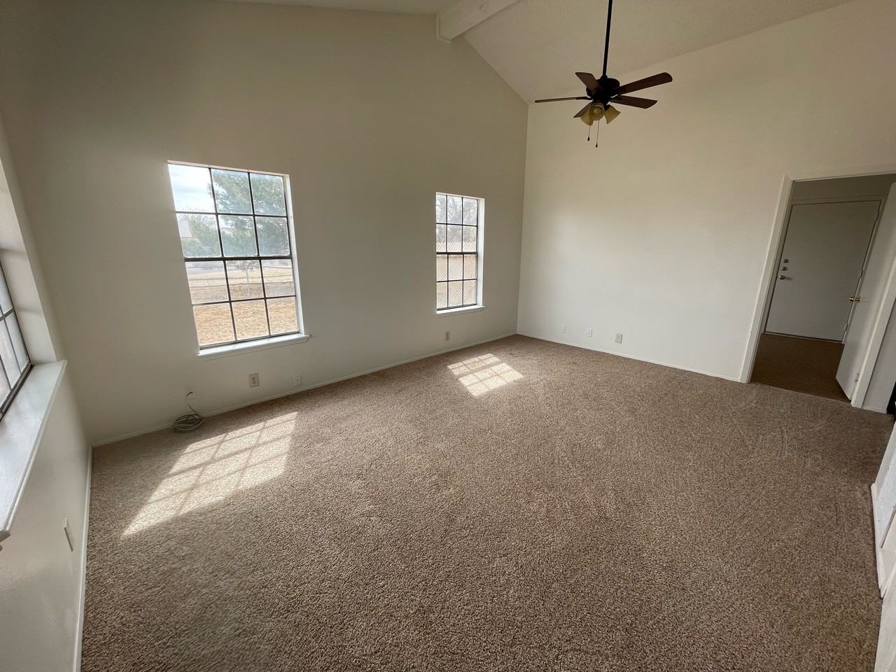 2909 N Torrance Ave - Photo 2 of 7