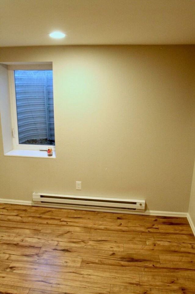 810 E Lewis St - Photo 3 of 8