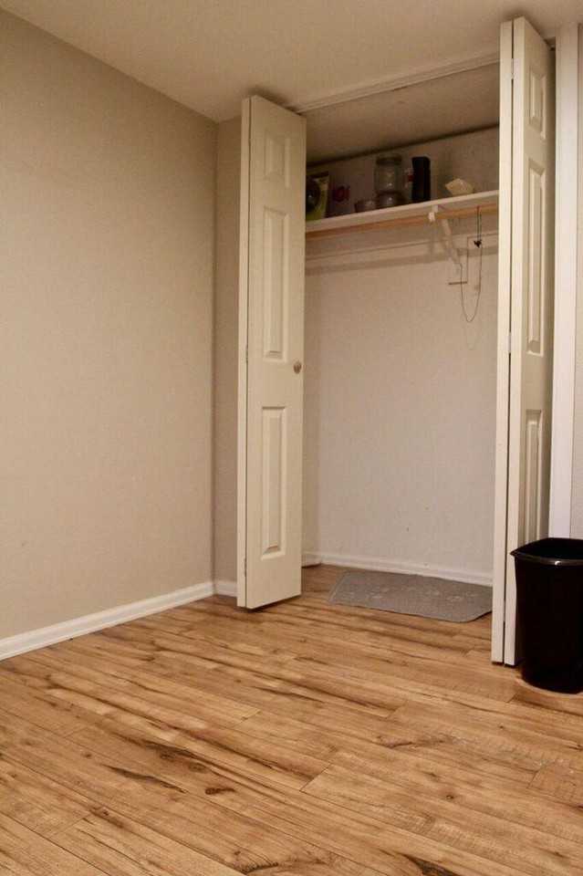 810 E Lewis St - Photo 4 of 8